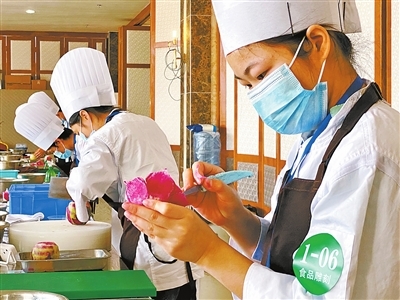 珠海市各大職業院校、技工院校積極貫徹&ldquo;產業第一&rdquo;決策部署 職業教育與產業需求實現&ldquo;同頻共振&rdquo;